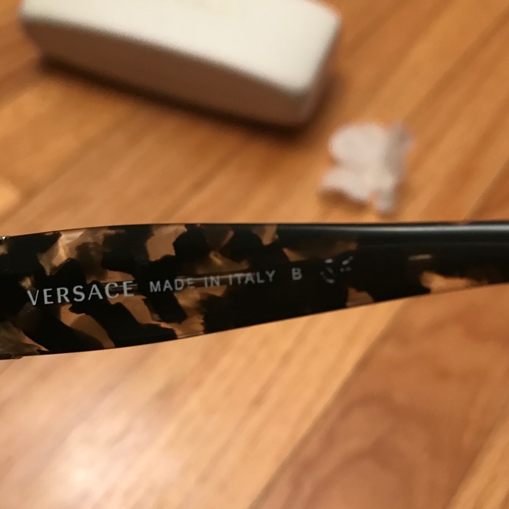 🖤RARE >>VERSACE<< Classic Signature Logo Sunglasses! - Picture 6 of 15